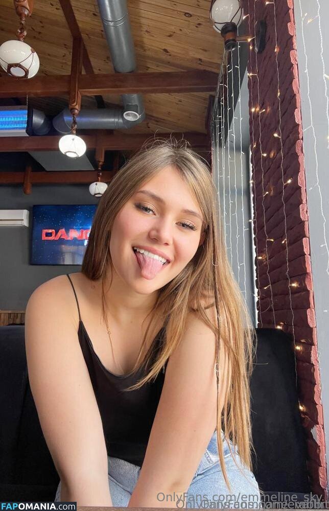 emmeline_sky Nago OnlyFans  Przeciekłe zdjęcie #7