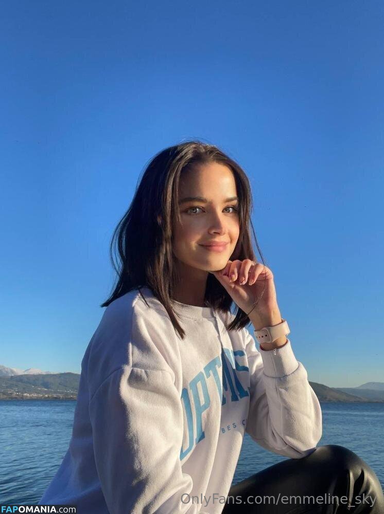 emmeline_sky Nago OnlyFans  Przeciekłe zdjęcie #13