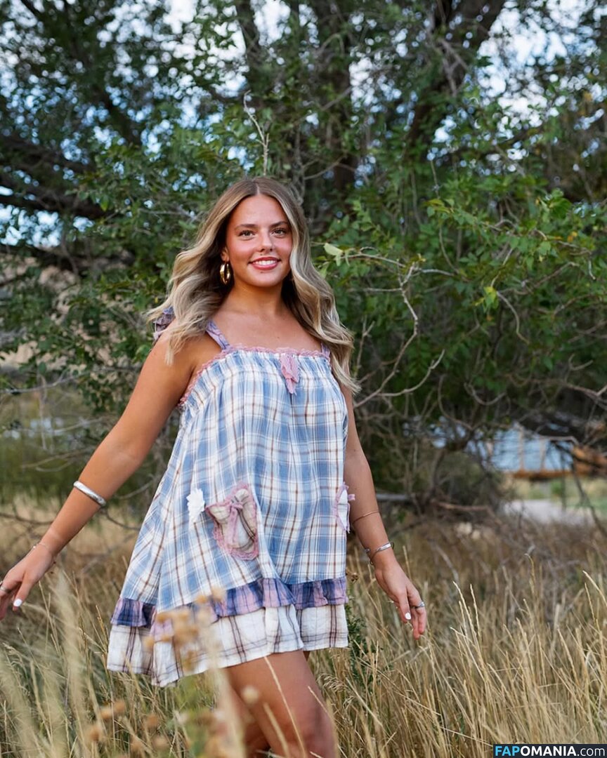 Emmi Butler / emmilaurie Nago OnlyFans  Przeciekłe zdjęcie #2