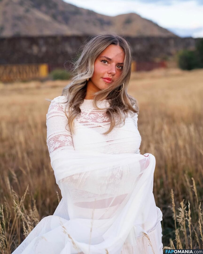 Emmi Butler / emmilaurie Nago OnlyFans  Przeciekłe zdjęcie #4