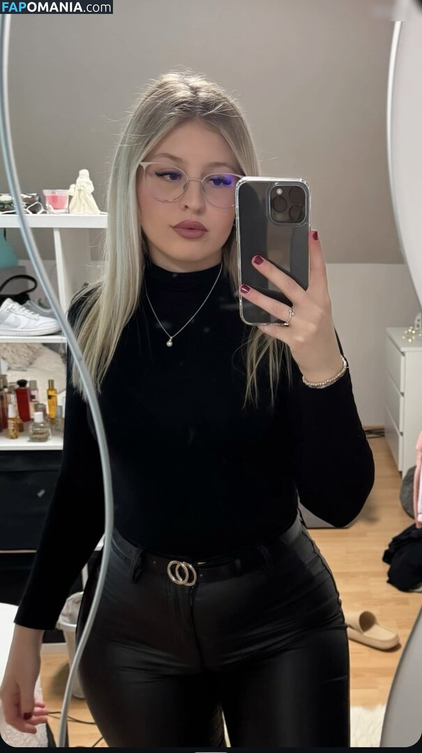 emmi.krii Nago OnlyFans  Przeciekłe zdjęcie #1