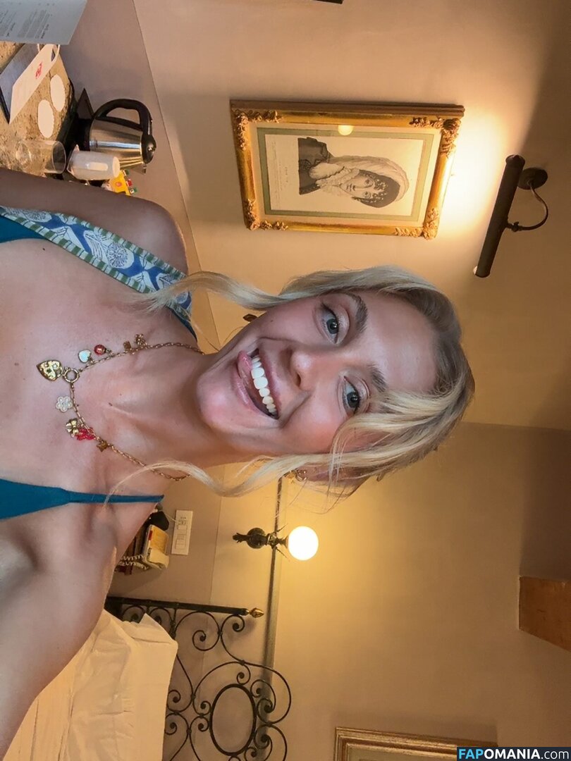 emilywallbank / emwallbank / https: / miwallbank Nago OnlyFans  Przeciekłe zdjęcie #5