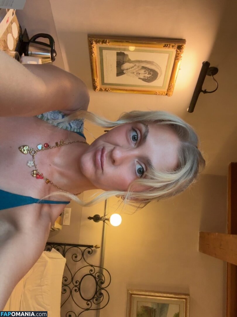 emilywallbank / emwallbank / https: / miwallbank Nago OnlyFans  Przeciekłe zdjęcie #6