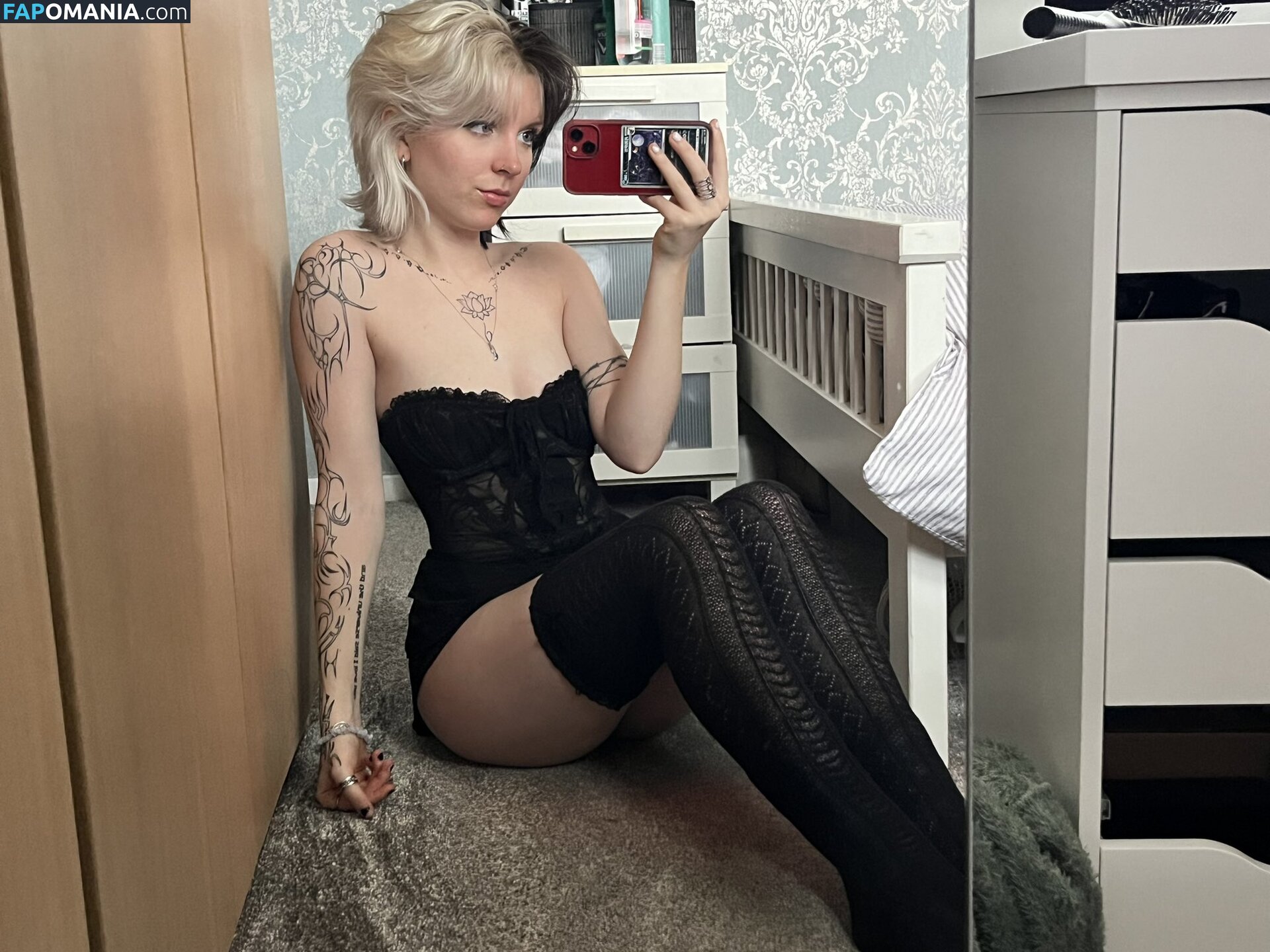 Emzeeni / cw / https: Nago OnlyFans  Przeciekłe zdjęcie #6