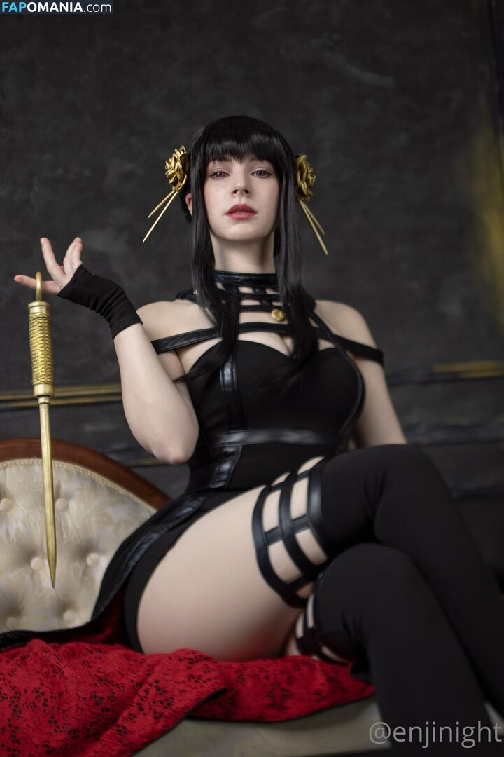 Enji Night Nago OnlyFans  Przeciekłe zdjęcie #2