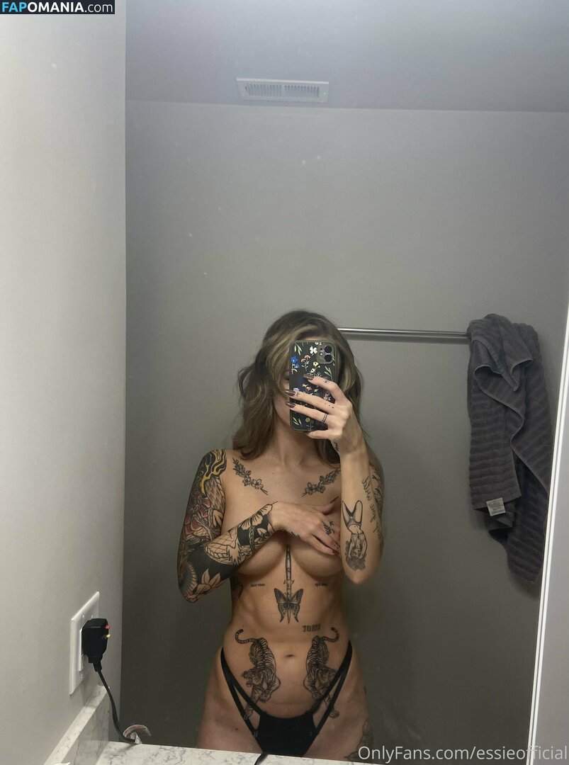 Essieofficial / essie Nago OnlyFans  Przeciekłe zdjęcie #30