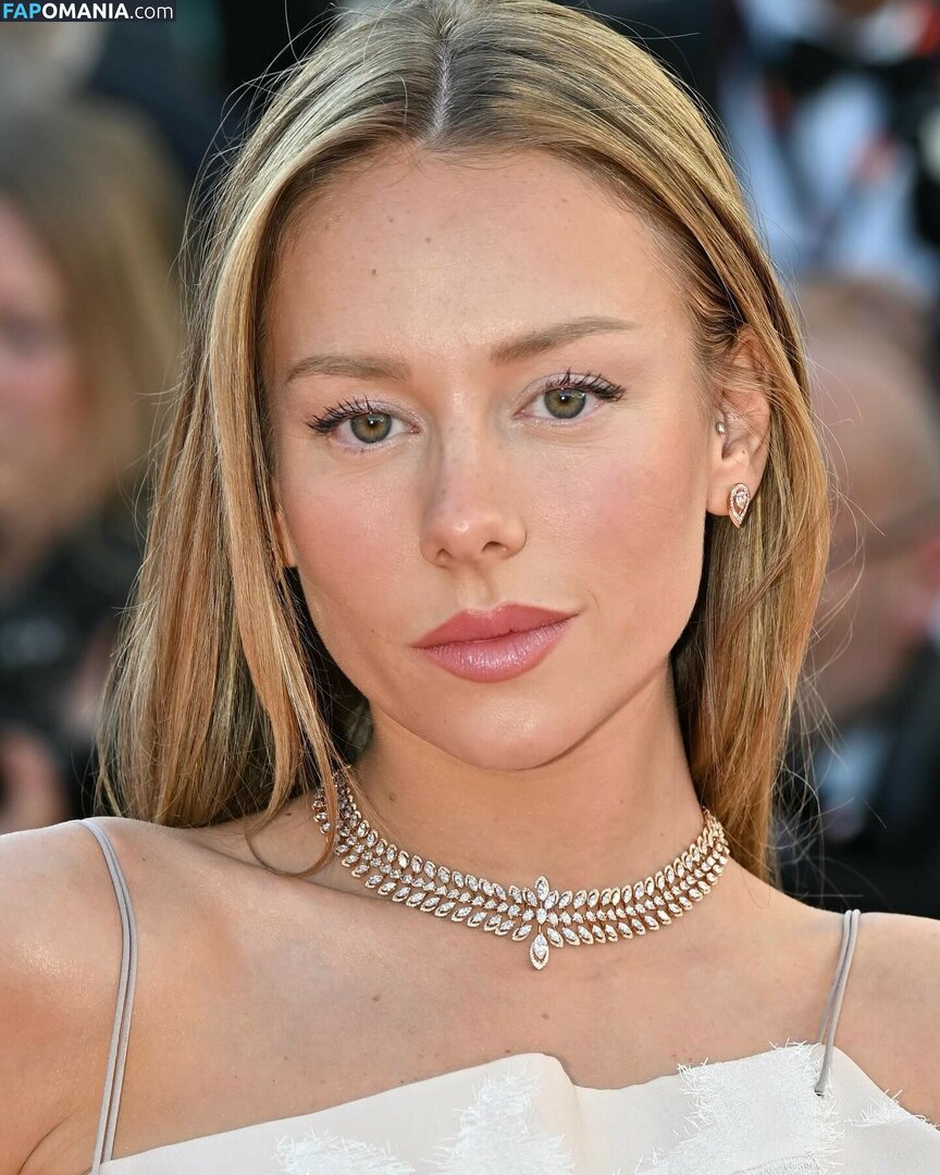 Ester Exposito / ester_exposito / esterexposito Nago OnlyFans  Przeciekłe zdjęcie #217