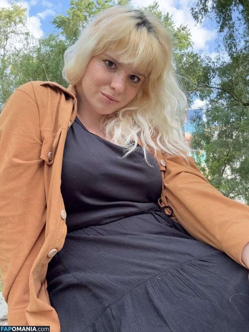 EveLinaIve / evelina / evelina-ive Nago OnlyFans  Przeciekłe zdjęcie #8