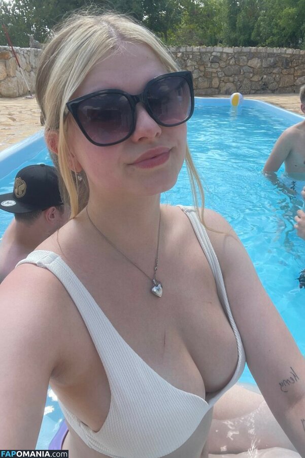 Fenelia / feneliactx / ffenna Nago OnlyFans  Przeciekłe zdjęcie #1