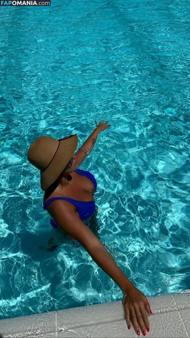 Feyza Akbal / Feyzakball / Foumomy Nago OnlyFans  Przeciekłe zdjęcie #11