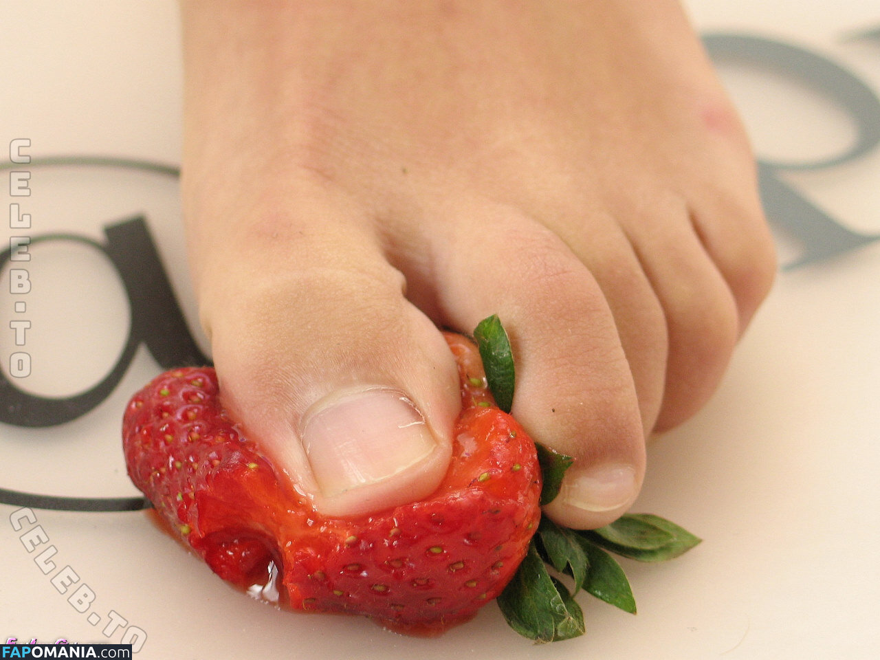Footlovegirls Nago OnlyFans  Przeciekłe zdjęcie #31