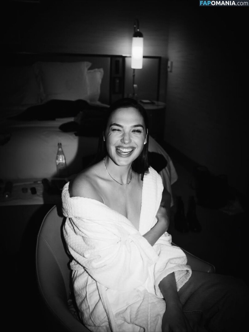 Gal Gadot / gal_gadot / https: / inked_hriss Nago OnlyFans  Przeciekłe zdjęcie #736