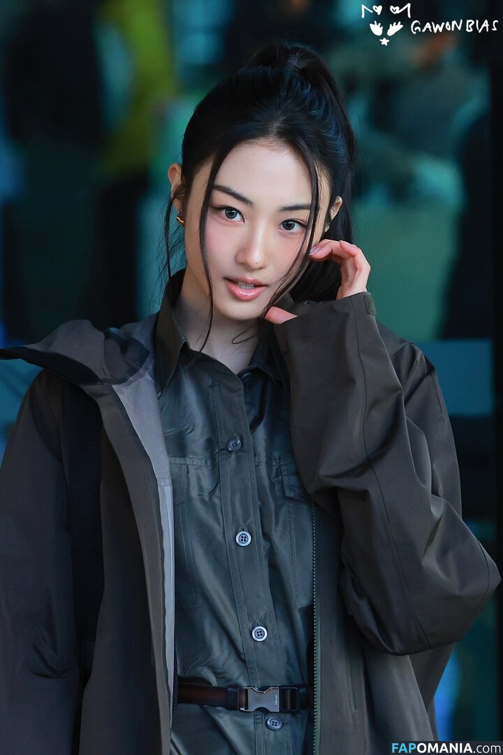 Gawon / Lee Ga-won / MEOVV_GAWON / gawon_moevv / https: / 이가원 MEOVV Nago OnlyFans  Przeciekłe zdjęcie #16
