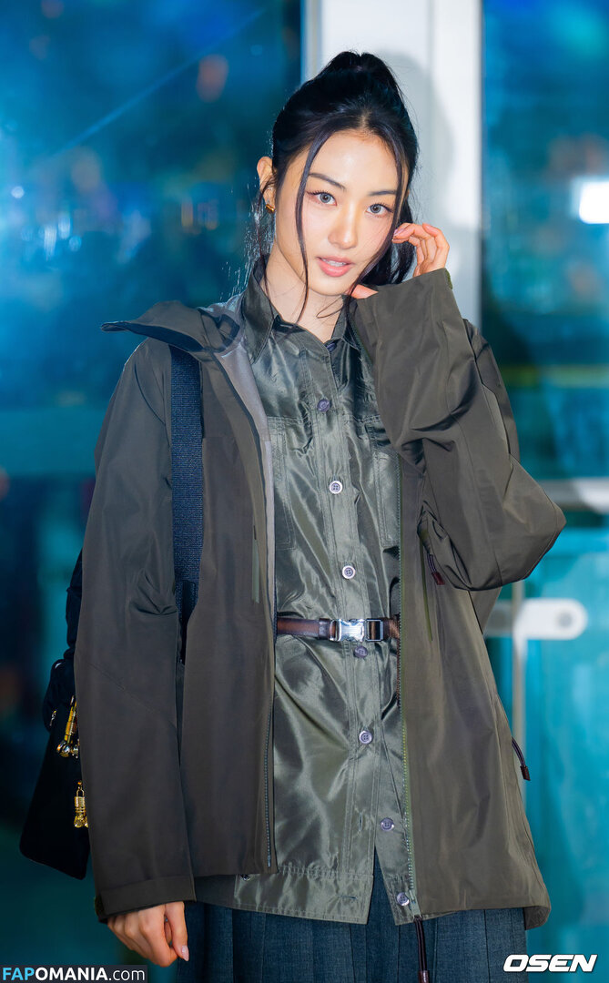 Gawon / Lee Ga-won / MEOVV_GAWON / gawon_moevv / https: / 이가원 MEOVV Nago OnlyFans  Przeciekłe zdjęcie #17