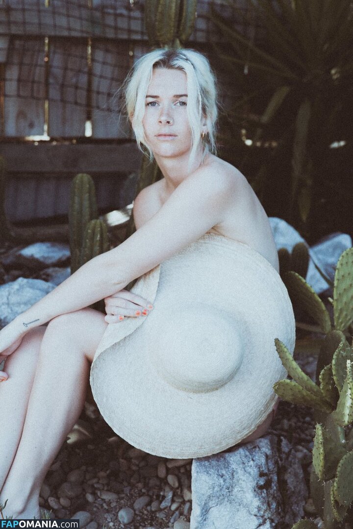Broods singer / Georgia Nott / NottGeorgia / broodsmusic Nago OnlyFans  Przeciekłe zdjęcie #4