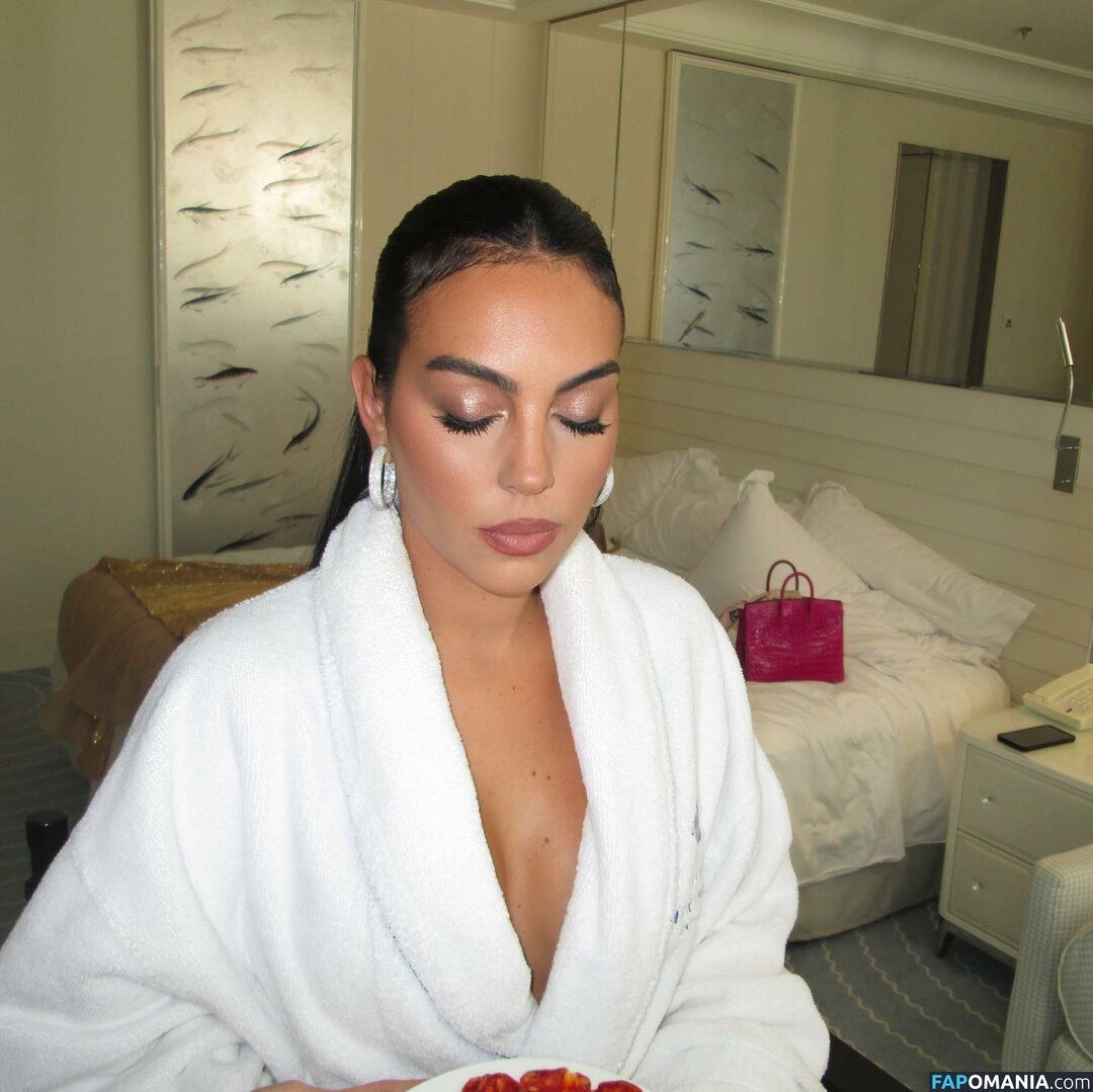 Georgina Rodriguez / georginagio Nago OnlyFans  Przeciekłe zdjęcie #18