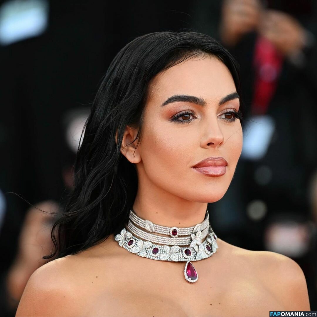 Georgina Rodriguez / georginagio Nago OnlyFans  Przeciekłe zdjęcie #25