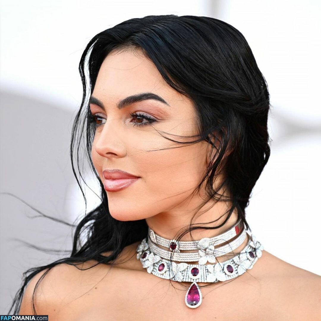 Georgina Rodriguez / georginagio Nago OnlyFans  Przeciekłe zdjęcie #28