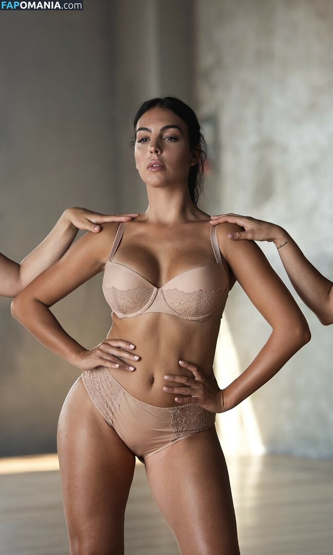 Georgina Rodriguez / georginagio Nago OnlyFans  Przeciekłe zdjęcie #64