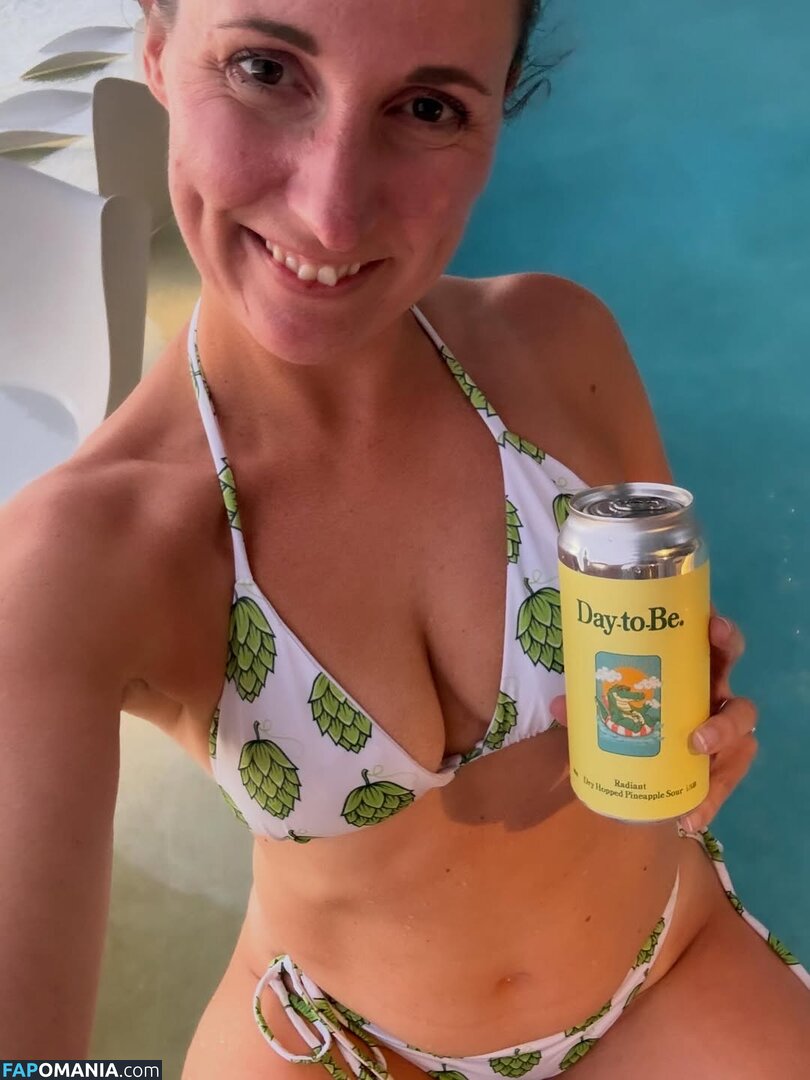 globalcraftbeergirl Nago OnlyFans  Przeciekłe zdjęcie #1