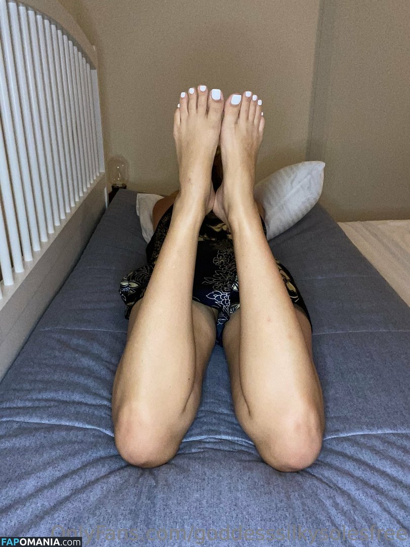 goddesssilkysolesfree / theeepursuitofselflove Nago OnlyFans  Przeciekłe zdjęcie #23