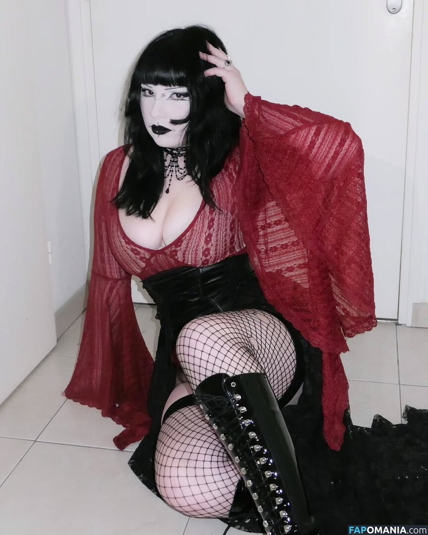 gothbynight Nago OnlyFans  Przeciekłe zdjęcie #1