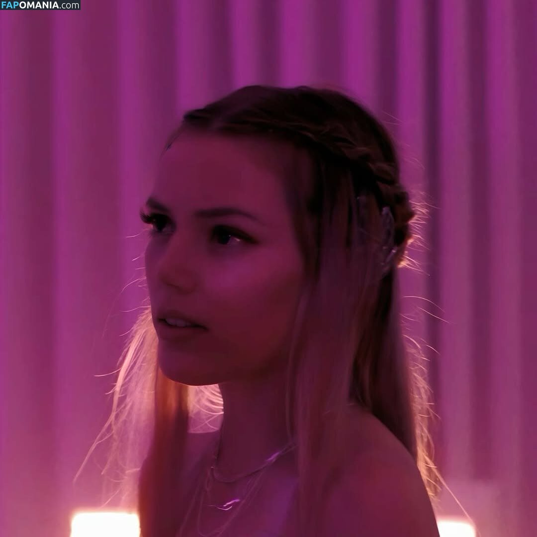 Grace Van Dien / gracevandien Nago OnlyFans  Przeciekłe zdjęcie #10