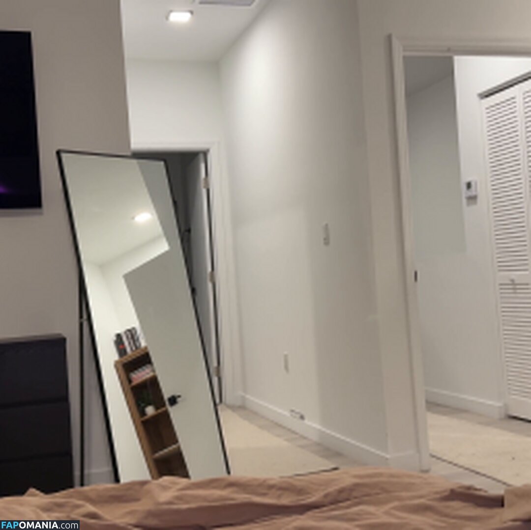 Gypsy Rose / Gypsyrose_137 / gypsygeyser / gypsyrose5star / https: / riotgypsyrose Nago OnlyFans  Przeciekłe zdjęcie #1