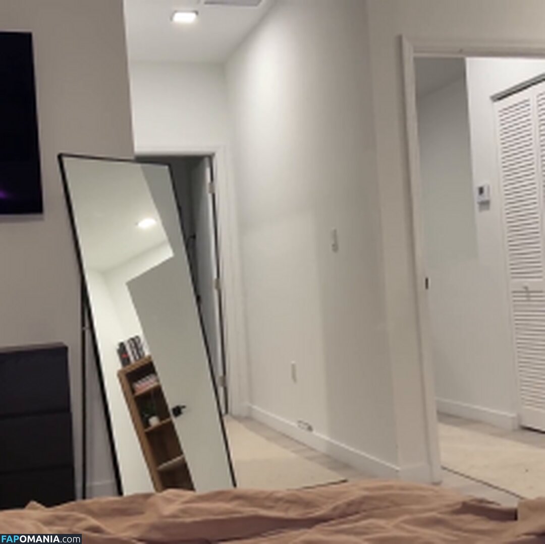 Gypsy Rose / Gypsyrose_137 / gypsygeyser / gypsyrose5star / https: / riotgypsyrose Nago OnlyFans  Przeciekłe zdjęcie #2