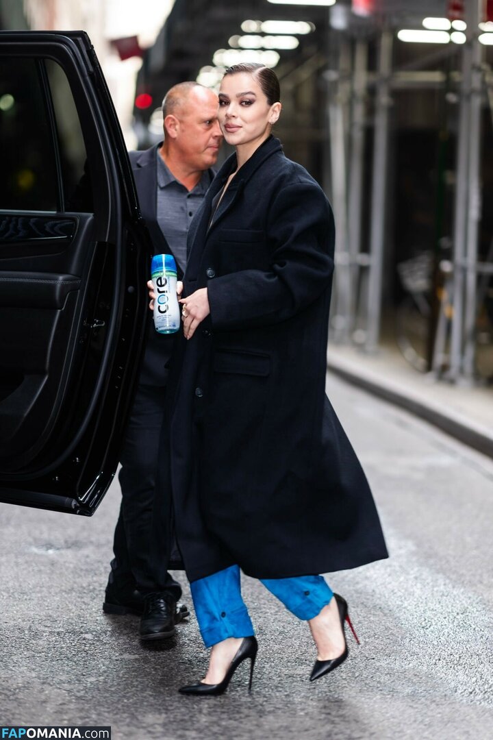 Hailee Steinfeld / haileesteinfeld / https: Nago OnlyFans  Przeciekłe zdjęcie #41