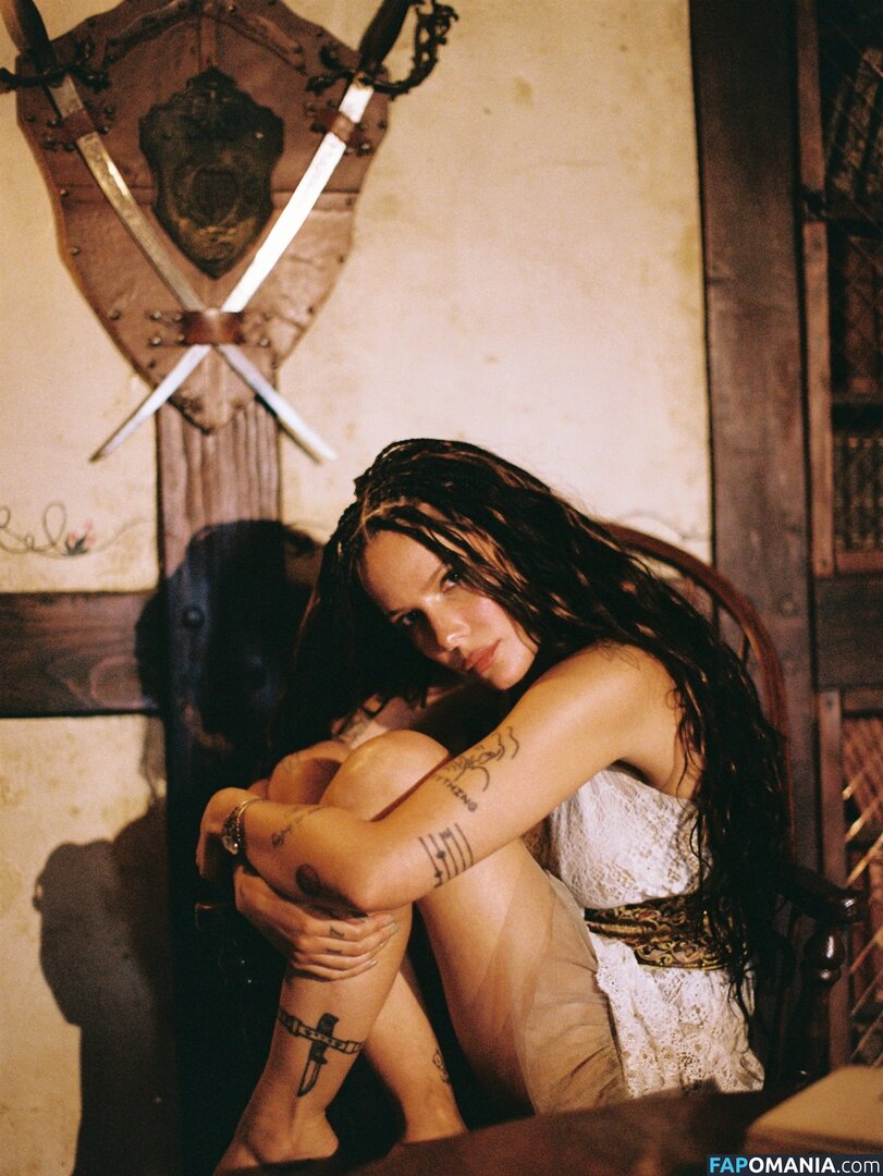 Halsey / https: / iamhalsey / yammahaaa Nago OnlyFans  Przeciekłe zdjęcie #6