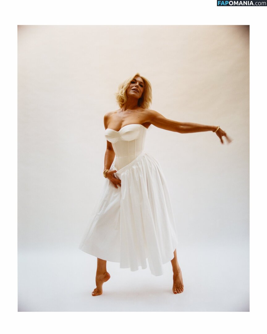 Hannah Waddingham / hannah_waddingham Nago OnlyFans  Przeciekłe zdjęcie #2