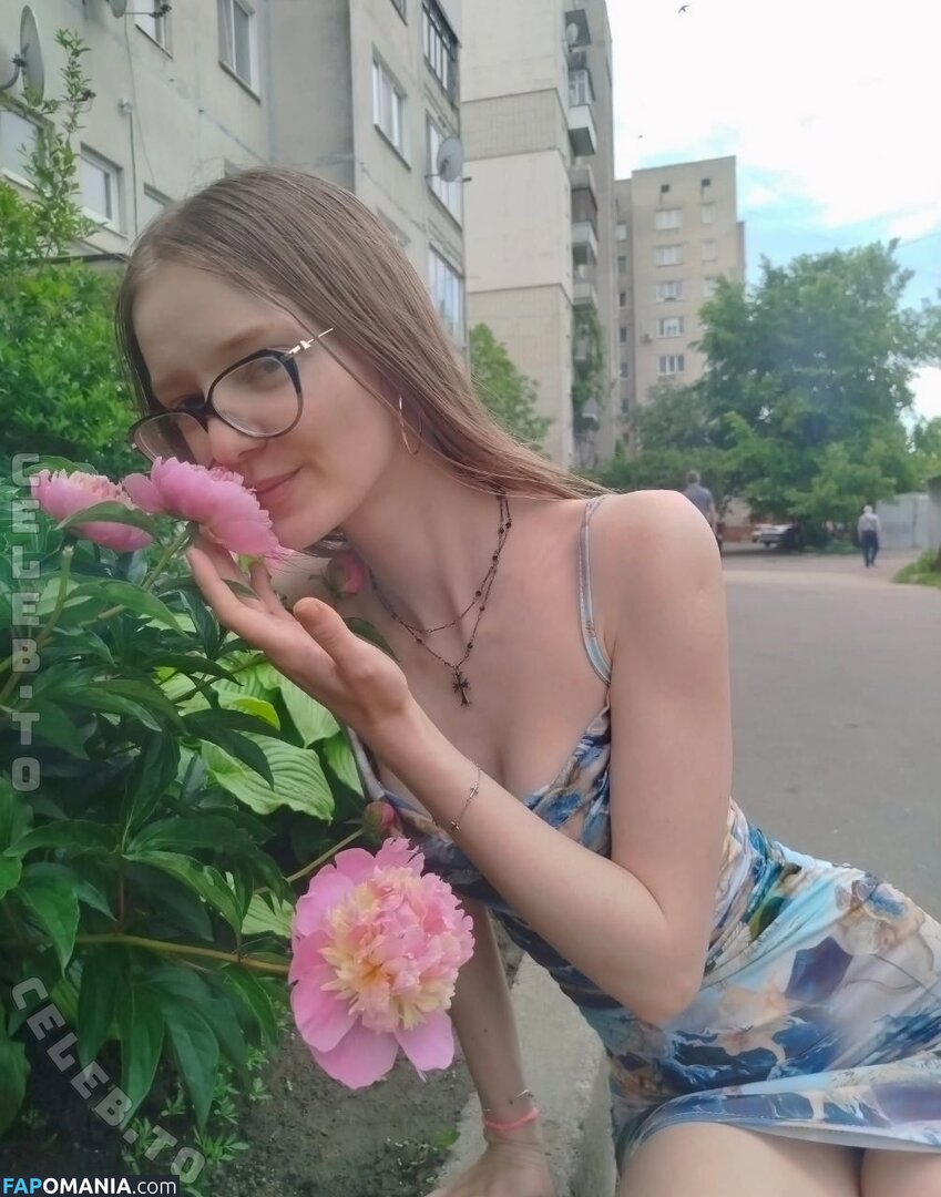 elen.meln / helen_meln777 / melena17_ElenMeln Nago OnlyFans  Przeciekłe zdjęcie #5