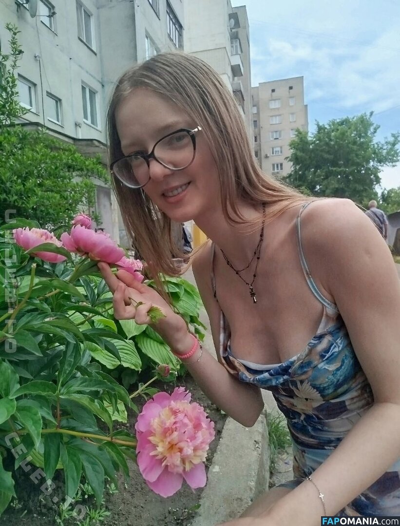 elen.meln / helen_meln777 / melena17_ElenMeln Nago OnlyFans  Przeciekłe zdjęcie #6