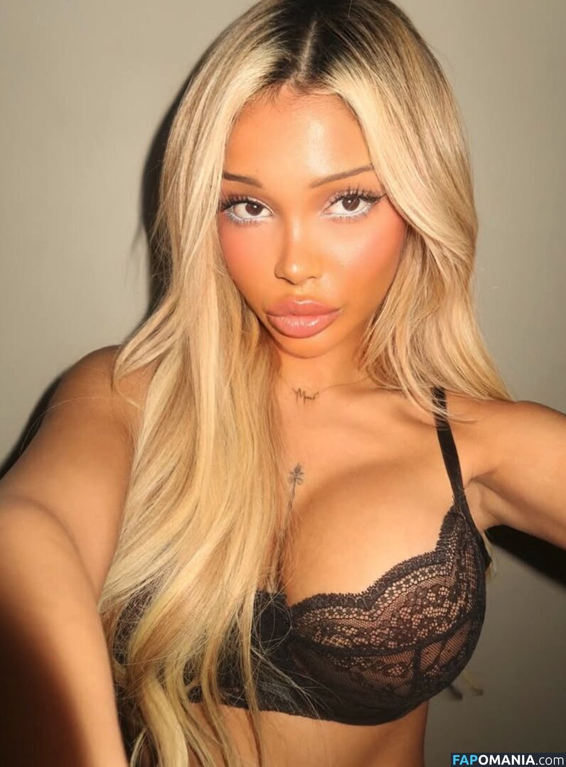 Henniwd Nago OnlyFans  Przeciekłe zdjęcie #2