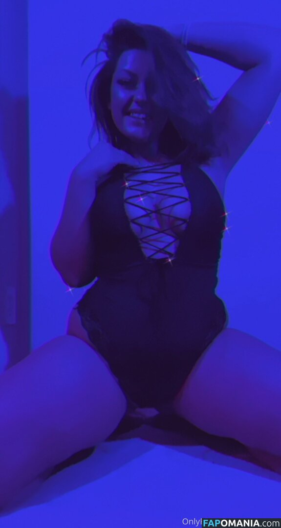 heyitsaddi Nago OnlyFans  Przeciekłe zdjęcie #8