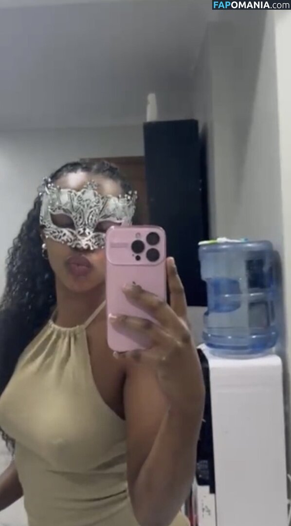 HornAfrica / east african / hickiesnbubbles / hornsafricasafaris Nago OnlyFans  Przeciekłe zdjęcie #3