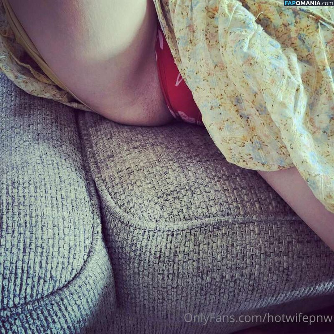 Hotwife J / hotwife_J / hotwifepnw / https: Nago OnlyFans  Przeciekłe zdjęcie #4
