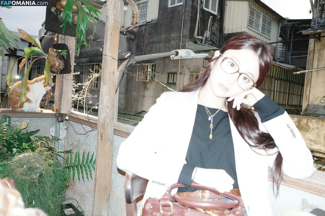 Huh Yunjin 허윤진 / LESSERAFIM / yunjin_lesserafims Nago OnlyFans  Przeciekłe zdjęcie #13