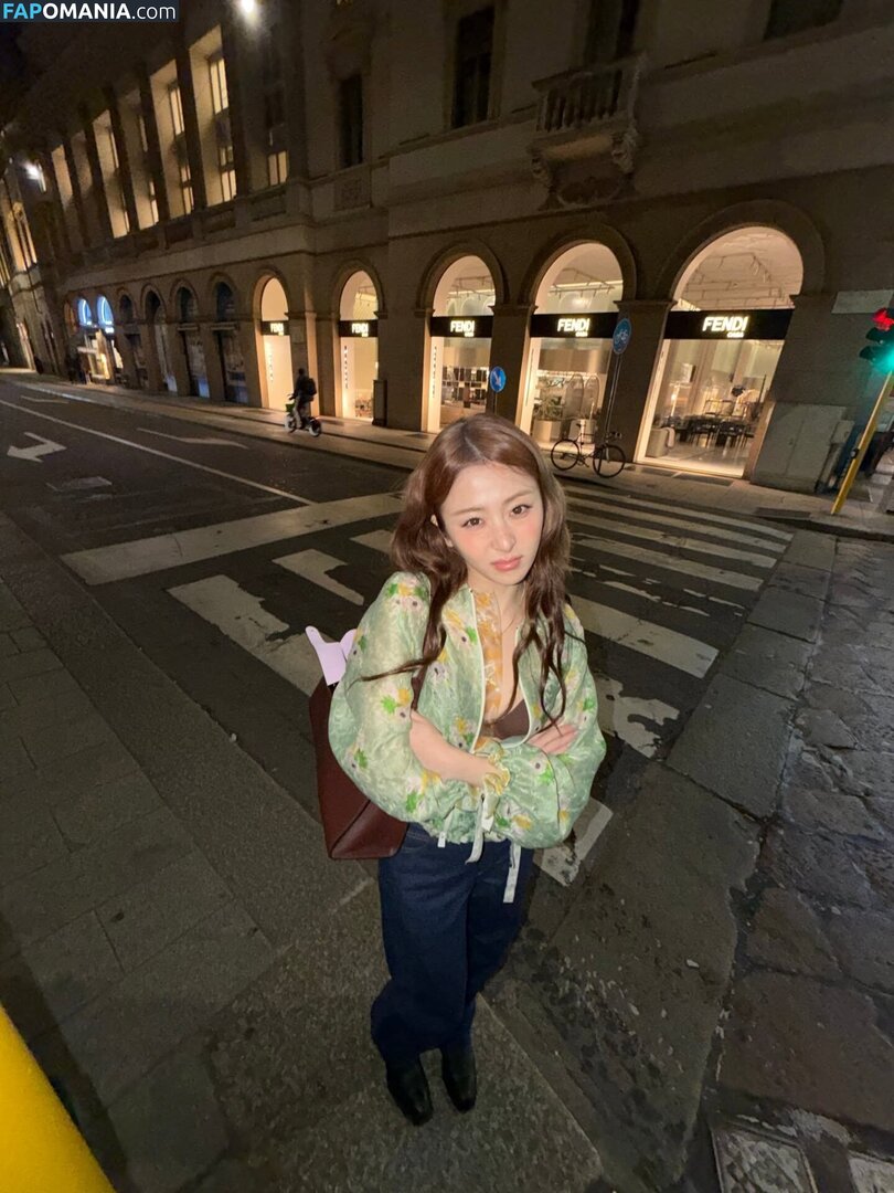 Huh Yunjin 허윤진 / LESSERAFIM / yunjin_lesserafims Nago OnlyFans  Przeciekłe zdjęcie #19