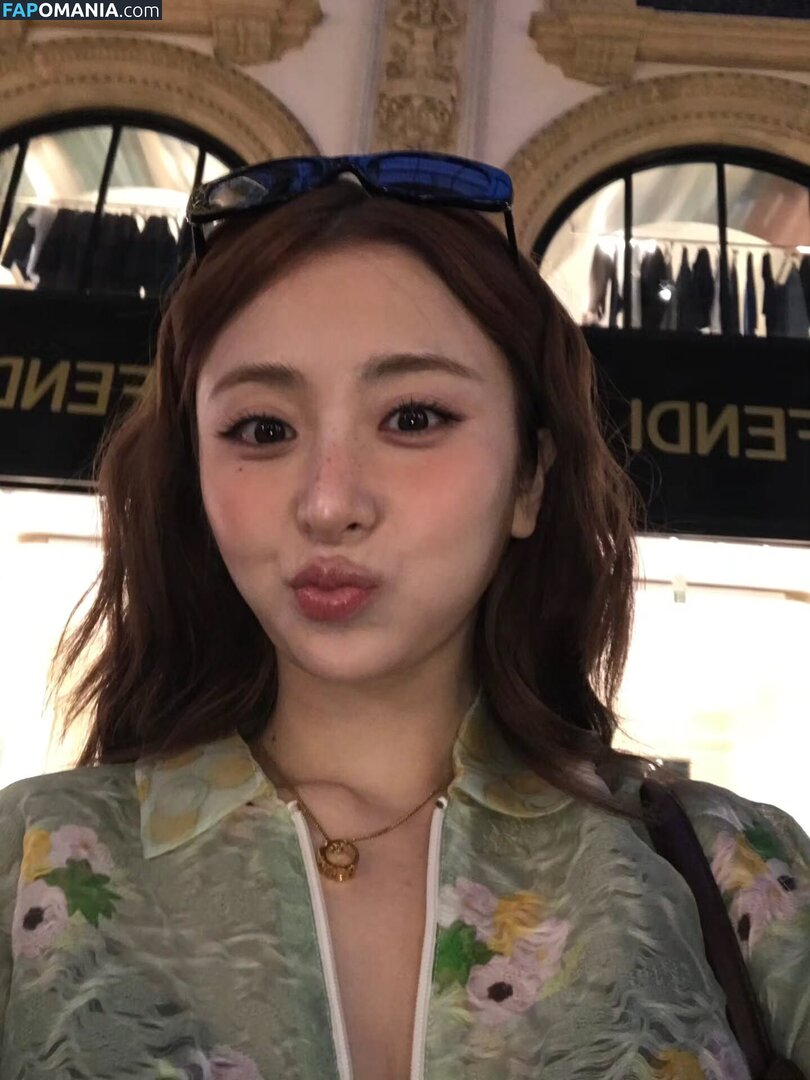 Huh Yunjin 허윤진 / LESSERAFIM / yunjin_lesserafims Nago OnlyFans  Przeciekłe zdjęcie #31