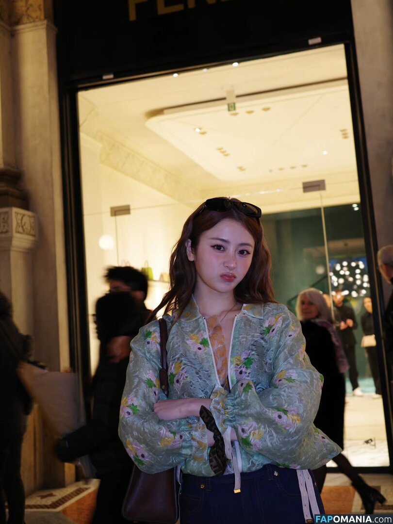 Huh Yunjin 허윤진 / LESSERAFIM / yunjin_lesserafims Nago OnlyFans  Przeciekłe zdjęcie #32