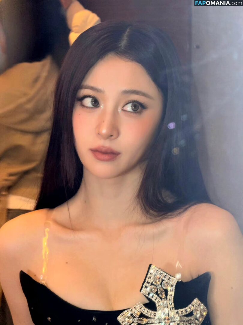 Huh Yunjin 허윤진 / LESSERAFIM / yunjin_lesserafims Nago OnlyFans  Przeciekłe zdjęcie #41