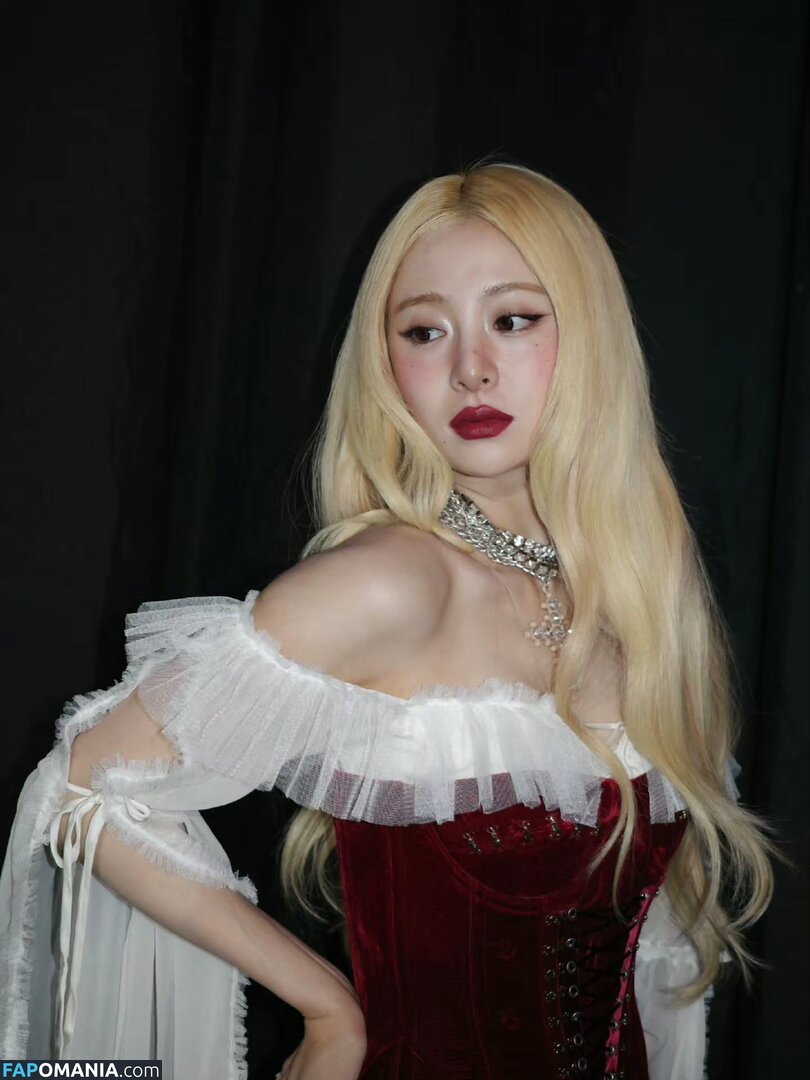 Huh Yunjin 허윤진 / LESSERAFIM / jenaissante Nago OnlyFans  Przeciekłe zdjęcie #53