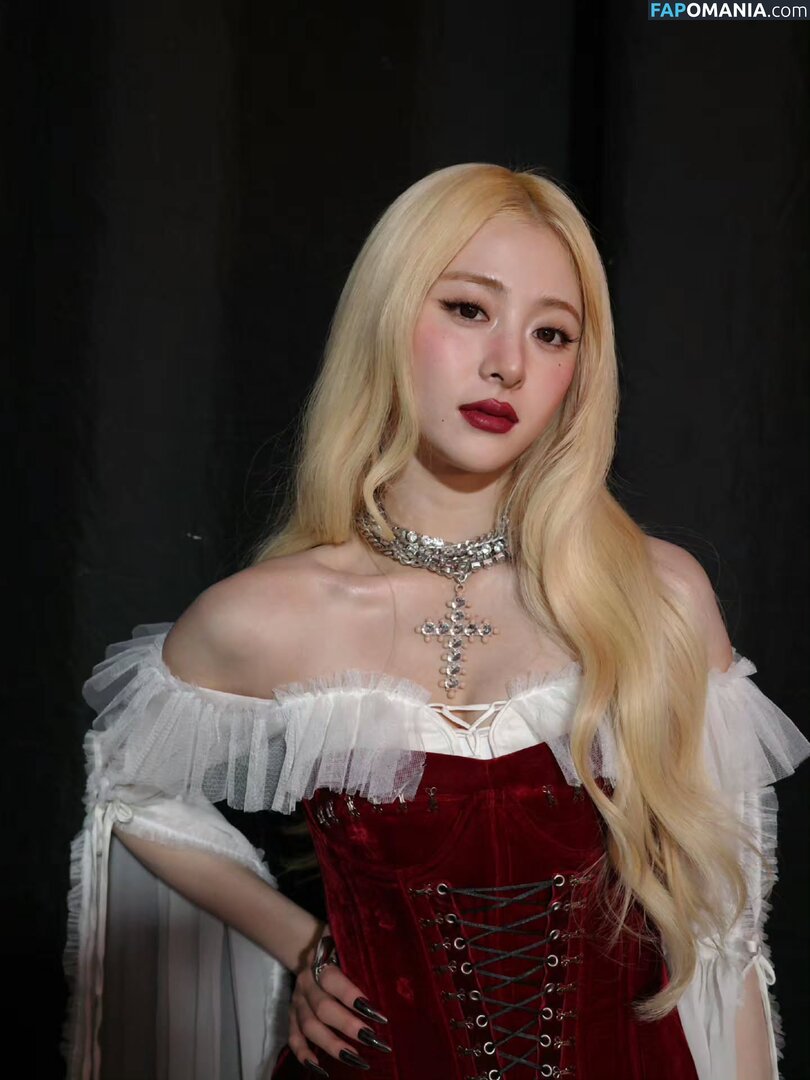 Huh Yunjin 허윤진 / LESSERAFIM / jenaissante Nago OnlyFans  Przeciekłe zdjęcie #58