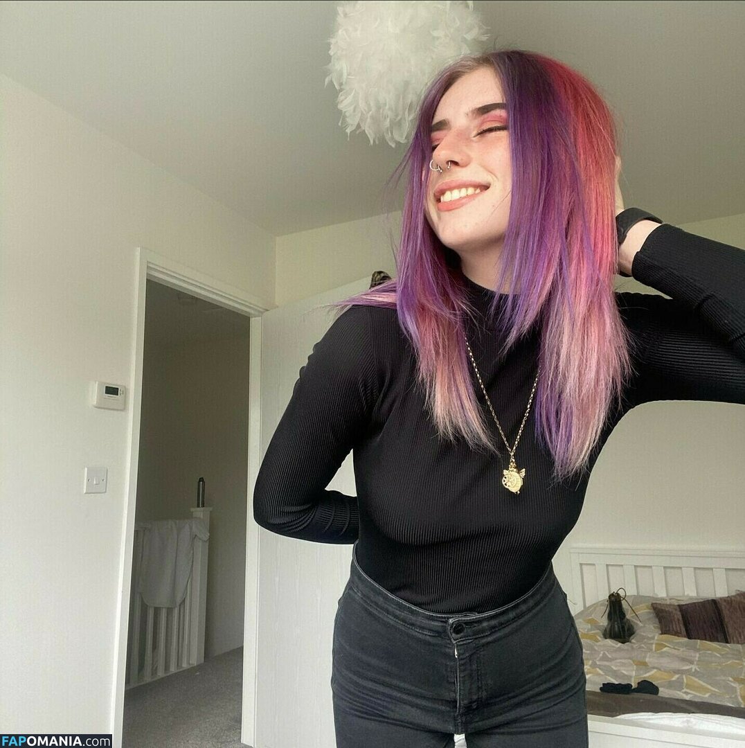 Humberstone / Nicole Louise Nago OnlyFans  Przeciekłe zdjęcie #4