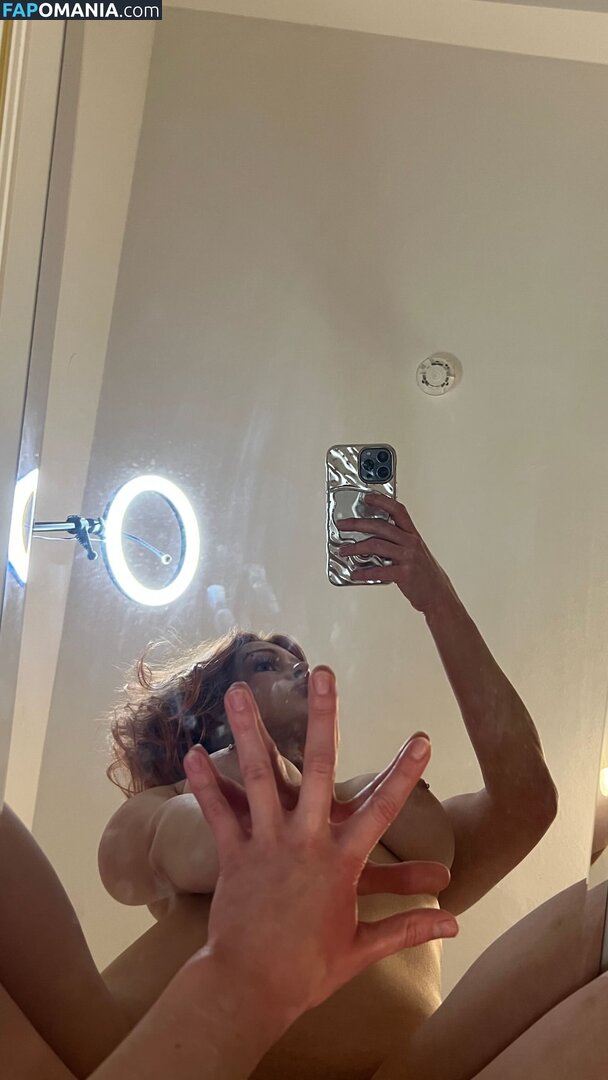 i.dina_hui Nago OnlyFans  Przeciekłe zdjęcie #2