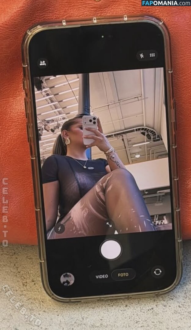 Iamsaraly Nago OnlyFans  Przeciekłe zdjęcie #2