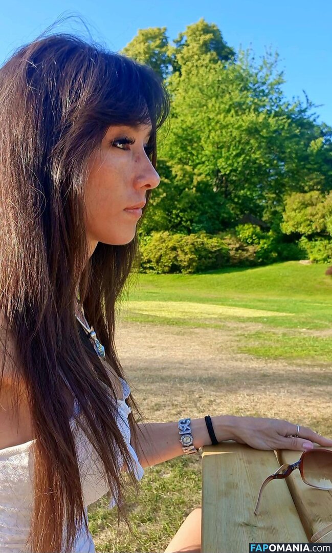 illeeria Nago OnlyFans  Przeciekłe zdjęcie #5