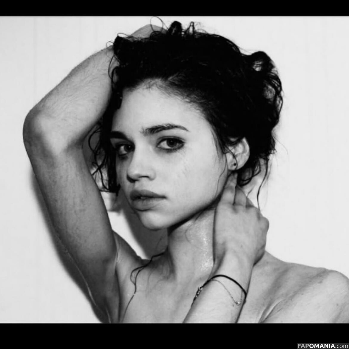 India Eisley / https: / indiaeisley Nago OnlyFans  Przeciekłe zdjęcie #1